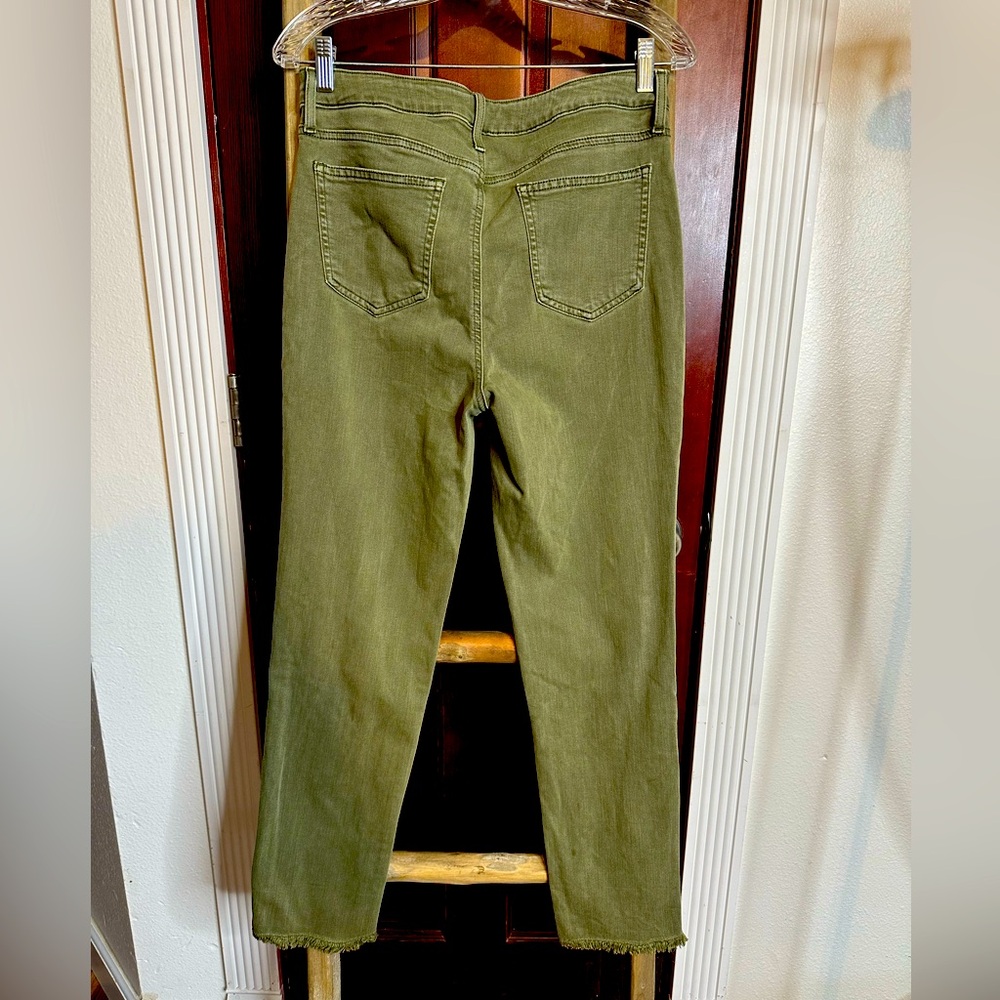 Chicos NWOT denim olive colored fray ankle jean - Picture 3 of 3